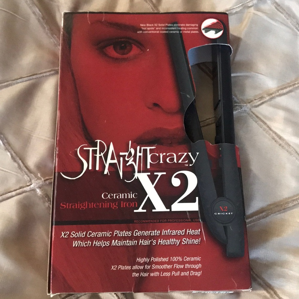 CRICKET V2 Ceramic Straight Iron